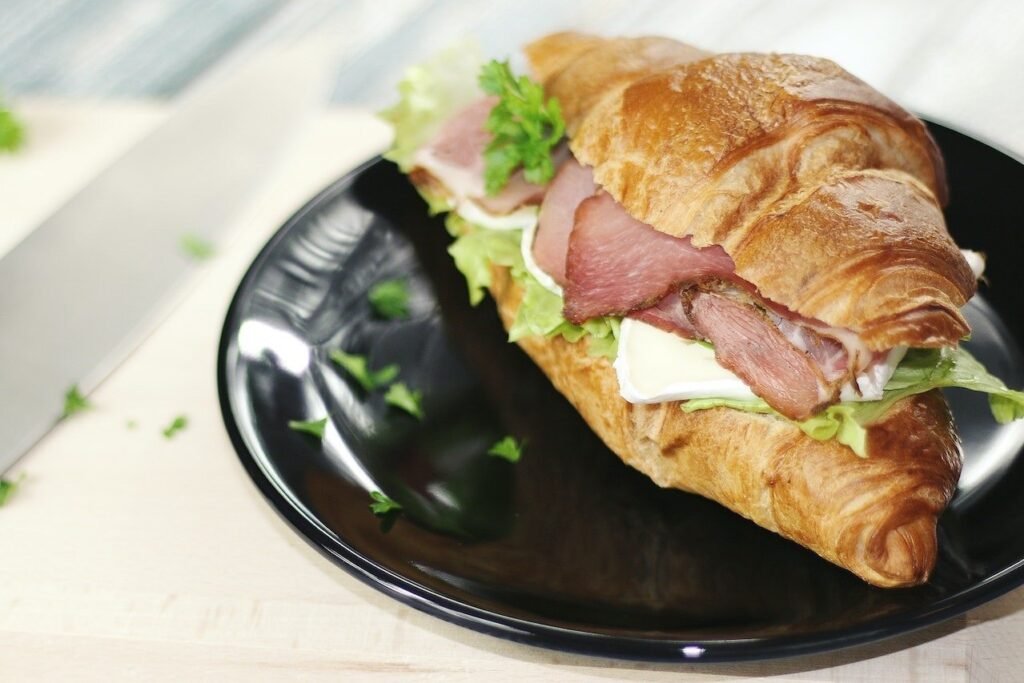 5 Healthy Meal Ideas and 5 to Avoid for School-Going Children